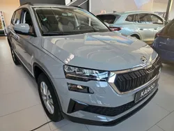 Grau Neu 2025 Skoda Karoq Selection SUV | 30.900 € (Superpreis)