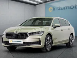 Gelb Neu 2024 Skoda Superb Kombi | 35.649 € (Superpreis)