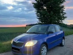 Blau Gebraucht 2009 Skoda Fabia Kleinwagen | 3.450 € (Etwas zu teuer)