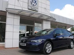 Blau Gebraucht 2021 VW Golf VIII Life Kombi | 20.880 € (Etwas zu teuer)