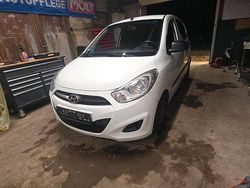 Weiß Gebraucht 2012 Hyundai i10 Kleinwagen | 2.000 € (Fairer Preis)