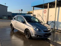 Grau Gebraucht 2010 Opel Corsa Kleinwagen | 2.500 € (Superpreis)