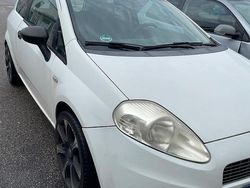 Weiß Gebraucht 2007 Fiat Grande Punto Kleinwagen | 990 € (Etwas zu teuer)
