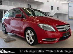 Jupiterrot uni Gebraucht 2013 Mercedes B180 Sport Van / Kleinbus | 10.950 € (Fairer Preis)