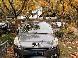 Schwarz Gebraucht 2010 Peugeot 5008 Van / Kleinbus | 4.999 € (Fairer Preis)