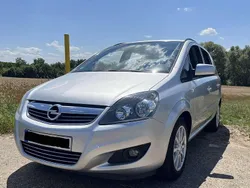 Grau Gebraucht 2013 Opel Zafira Family Van / Kleinbus | 8.900 € (Etwas zu teuer)