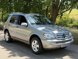 Grau Gebraucht 2004 Mercedes ML270 Edition SUV | 5.490 € (Fairer Preis)
