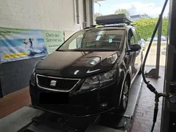 Schwarz Gebraucht 2014 Seat Alhambra Van / Kleinbus | 15.899 € (Fairer Preis)