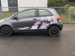 Grau Gebraucht 2010 Toyota Yaris Cool Limousine | 3.700 € (Guter Preis)