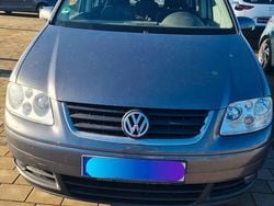 Grau Gebraucht 2005 VW Touran Basis Van / Kleinbus | 1.600 € (Guter Preis)