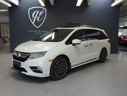 Weiß Gebraucht 2017 Honda Odyssey Van / Kleinbus | 35.900 €