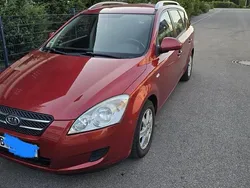 Rot Gebraucht 2008 Kia Ceed Kombi | 1.900 €