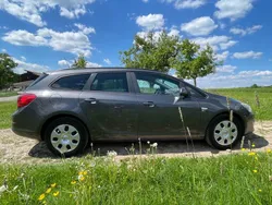 Grau Gebraucht 2012 Opel Astra Eco Kombi | 2.900 € (Guter Preis)