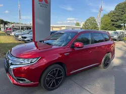 Rot Gebraucht 2020 Mitsubishi Outlander P-HEV Top SUV | 19.890 € (Guter Preis)