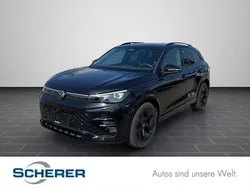 Deep blackperleffekt Gebraucht 2024 VW Tiguan Style SUV | 41.490 € (Guter Preis)