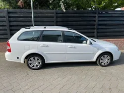 Weiß Gebraucht 2010 Chevrolet Nubira SE Kombi | 1.500 €
