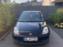 Blau Gebraucht 2006 Ford Fiesta Ambiente Kleinwagen | 1.450 € (Guter Preis)