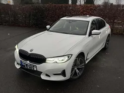 Weiß Gebraucht 2021 BMW 330e Luxury Line Limousine | 31.999 € (Fairer Preis)