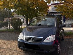 Blau Gebraucht 2000 Mercedes A140 Kleinwagen | 2.700 €