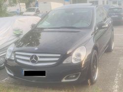 Schwarz Gebraucht 2006 Mercedes R350 Van / Kleinbus | 10.999 € (Teuer)