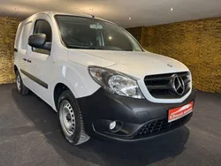 Weiß Gebraucht 2019 Mercedes Citan 109 Van / Kleinbus | 8.899 € (Guter Preis)