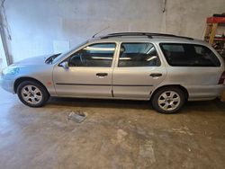 Silber Gebraucht 1996 Ford Mondeo Kombi | 1.800 €