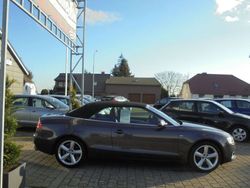 Grau Gebraucht 2010 Audi A5 Cabriolet S-Line Cabrio | 9.888 € (Guter Preis)