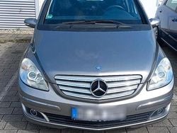 Grau Gebraucht 2006 Mercedes B170 Van / Kleinbus | 4.000 € (Etwas zu teuer)