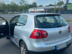 Silber Gebraucht 2007 VW Golf V Kleinwagen | 2.000 € (Fairer Preis)