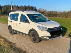 Weiß Gebraucht 2018 Dacia Dokker Celebration Van / Kleinbus | 11.999 € (Fairer Preis)