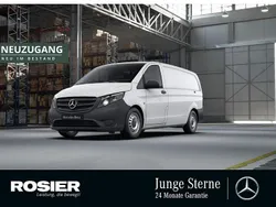 Weiss / arktikweiss Gebraucht 2023 Mercedes Vito Van / Kleinbus | 32.071 € (Fairer Preis)