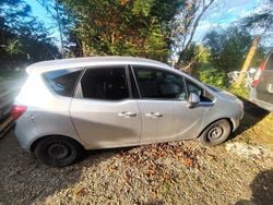 Silber Gebraucht 2012 Opel Meriva Van / Kleinbus | 3.499 € (Fairer Preis)