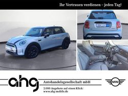 Weiß Gebraucht 2022 Mini Cooper Classic Kleinwagen | 21.790 € (Teuer)