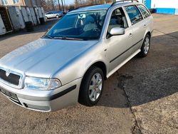 Silber Gebraucht 2003 Skoda Octavia Kombi | 2.000 €