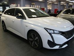 Weiß Gebraucht 2022 Peugeot 308 SW Allure Kombi | 18.980 €