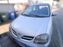 Silber Gebraucht 2001 Nissan Almera Tino Van / Kleinbus | 1.800 € (Fairer Preis)