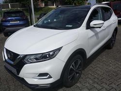 Weiß Gebraucht 2020 Nissan Qashqai N-Connecta SUV | 17.490 € (Fairer Preis)