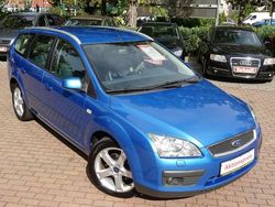 Blau Gebraucht 2005 Ford Focus Titanium Kombi | 4.180 € (Teuer)