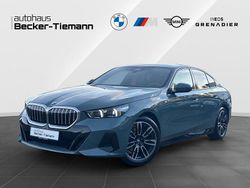 Cape york grün Gebraucht 2024 BMW 520 Comfort Edition Limousine | 54.410 € (Fairer Preis)