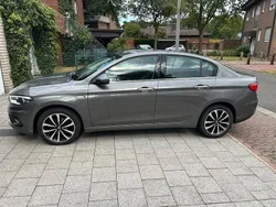 Grau Gebraucht 2017 Fiat Tipo Lounge Limousine | 8.700 € (Fairer Preis)