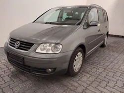 Platinum grey metallic Gebraucht 2006 VW Touran Highline Van / Kleinbus | 3.999 € (Teuer)