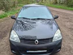 Schwarz Gebraucht 2010 Renault Clio II Authentique Limousine | 1.950 € (Guter Preis)