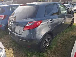 Grau Gebraucht 2012 Mazda 2 Kleinwagen | 950 € (Superpreis)