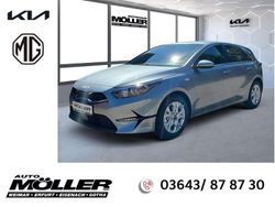 Lunarsilber metallic Gebraucht 2025 Kia Ceed Vision Limousine | 23.389 € (Guter Preis)