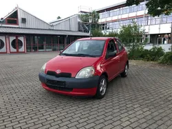 Rot Gebraucht 2000 Toyota Yaris Luna Limousine | 1.050 € (Fairer Preis)