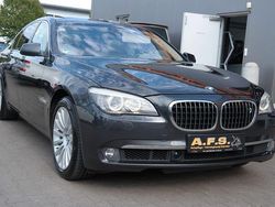 Grau Gebraucht 2009 BMW 750 Sport Line Limousine | 10.900 € (Etwas zu teuer)