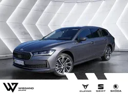 Grau Neu 2025 Skoda Superb LAURIN & KLEMENT Kombi | 54.747 € (Etwas zu teuer)