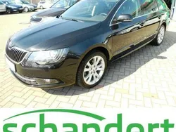 Schwarz metallic Gebraucht 2014 Skoda Superb Exclusive Kombi | 24.850 €