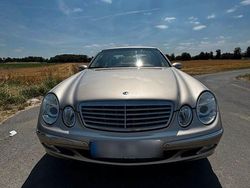 Beige Gebraucht 2002 Mercedes E320 Elegance Limousine | 5.600 € (Fairer Preis)