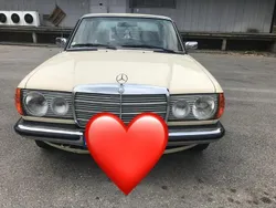 Weiß Gebraucht 1982 Mercedes 200 Limousine | 22.000 €